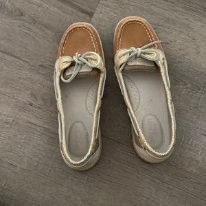 Sperry slip on shoes. Size 6.5 woman’s. Like new never warn!!